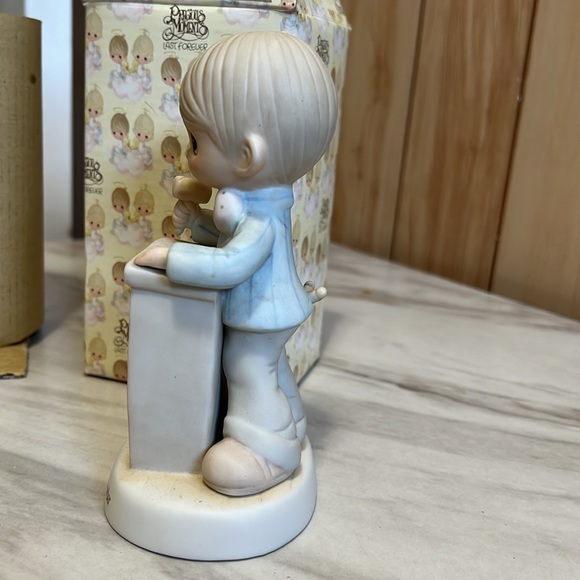 Precious Moments 1983 Let Us Call The Club To Order  Figure - Picture 3 of 6